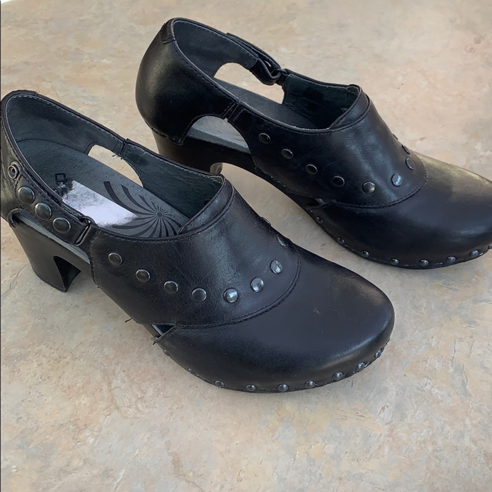 Dansko dress shoes